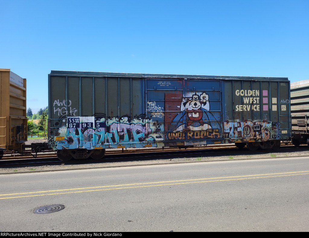 SSW 67935 with Underdog Graffiti